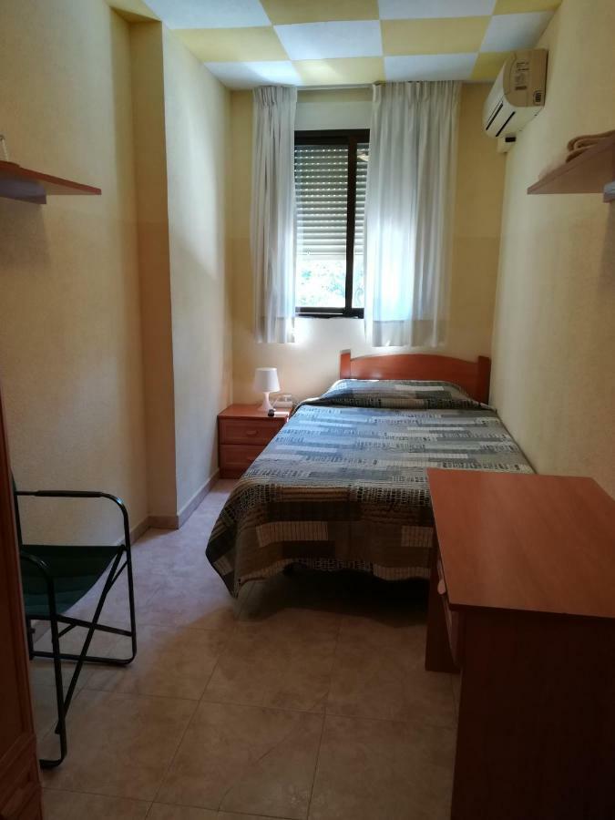 Hostal Brunete Pokoj fotografie